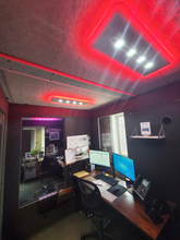 Load image into Gallery viewer, Studio Light