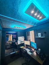 Load image into Gallery viewer, Studio Light