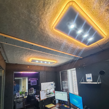 Load image into Gallery viewer, Studio Light